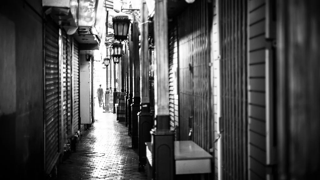 A sweaty late afternoon photo-walk in Old Dubai — photograph by Stephan Geyer